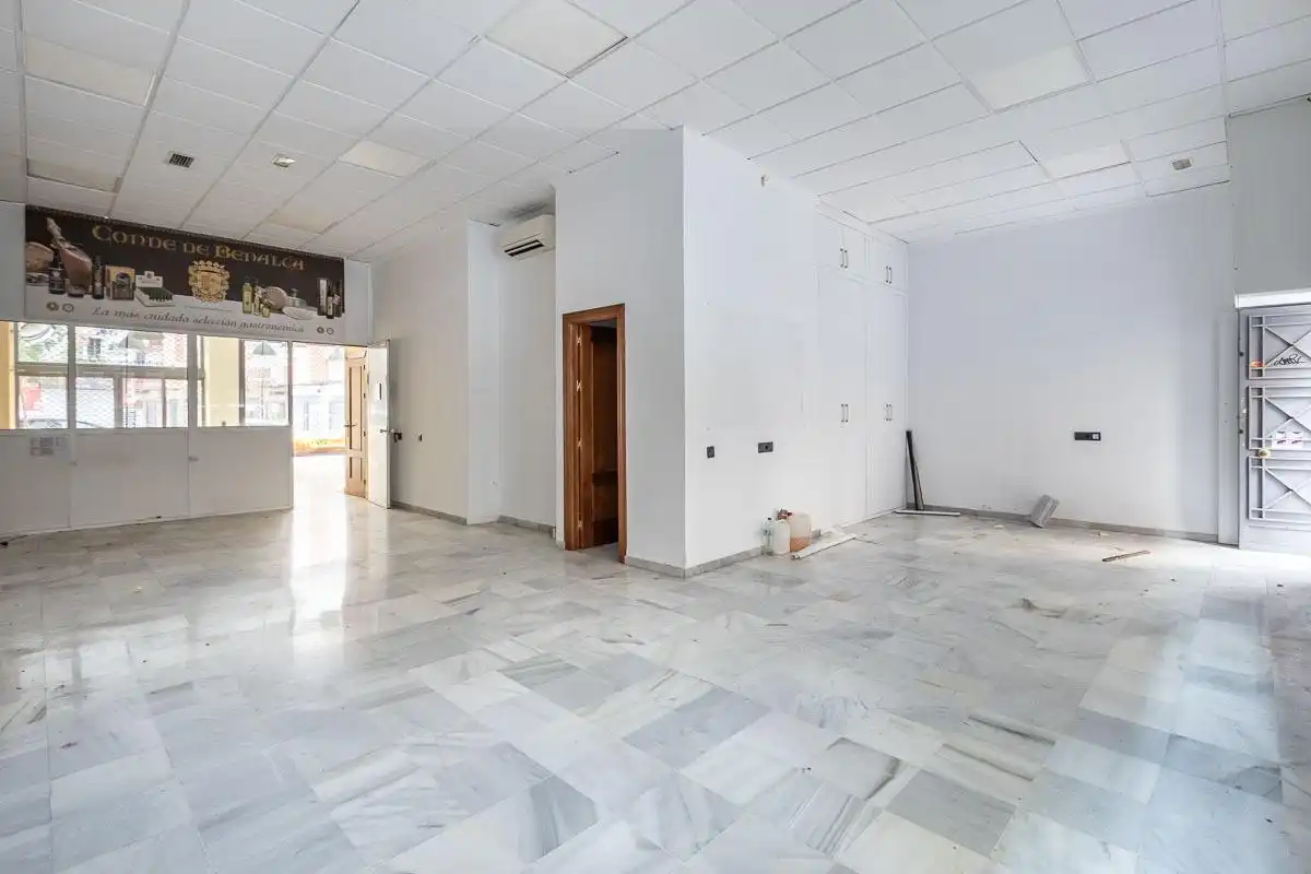 Local en venta en Granada con Aire acondicionado