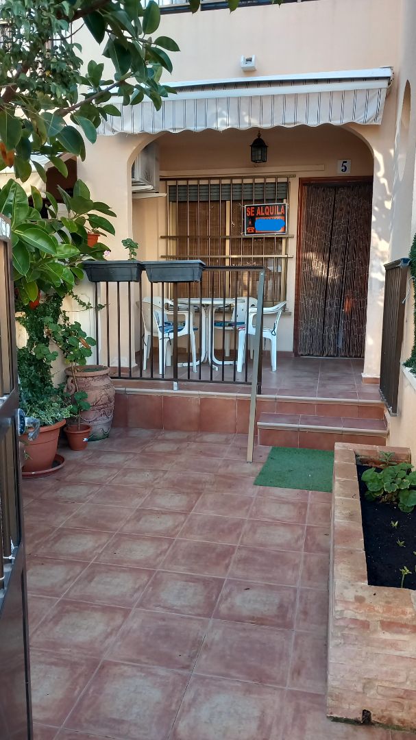 Planta baixa de lloguer a Carrer Dolores Viudes Blasco, 16, Las Viñas