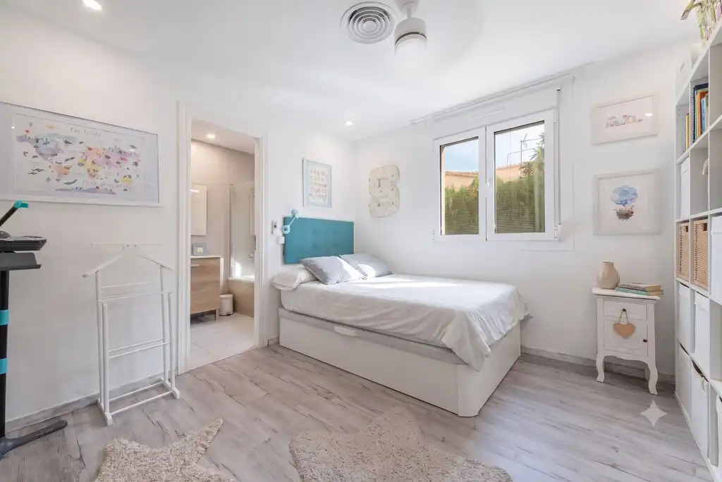 Habitación de Planta baja en venta en Pollença con Aire acondicionado, Jardín privado y Terraza