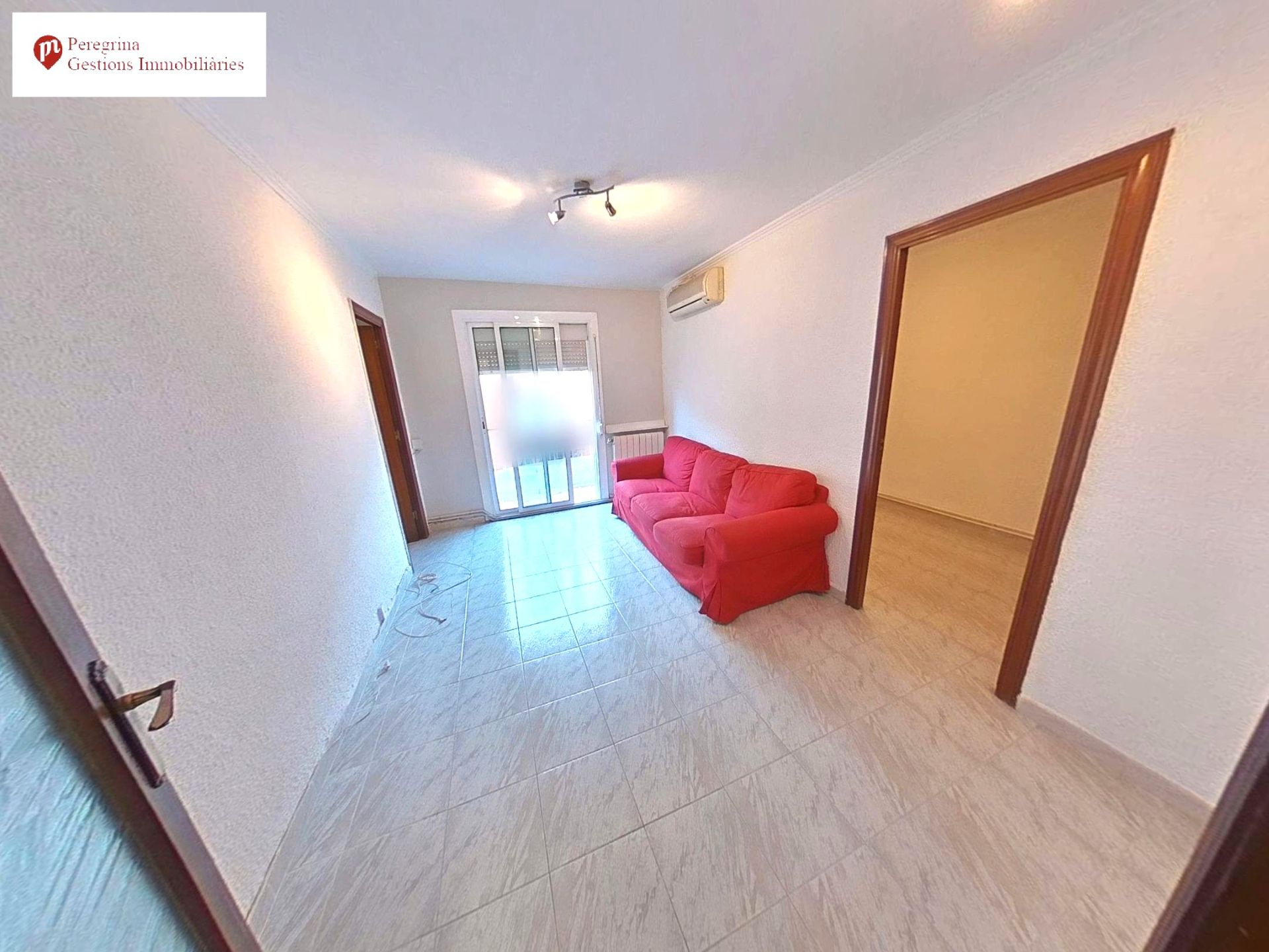 Sala d'estar de Pis en venda en Santa Coloma de Gramenet amb Aire condicionat, Calefacció i Forn