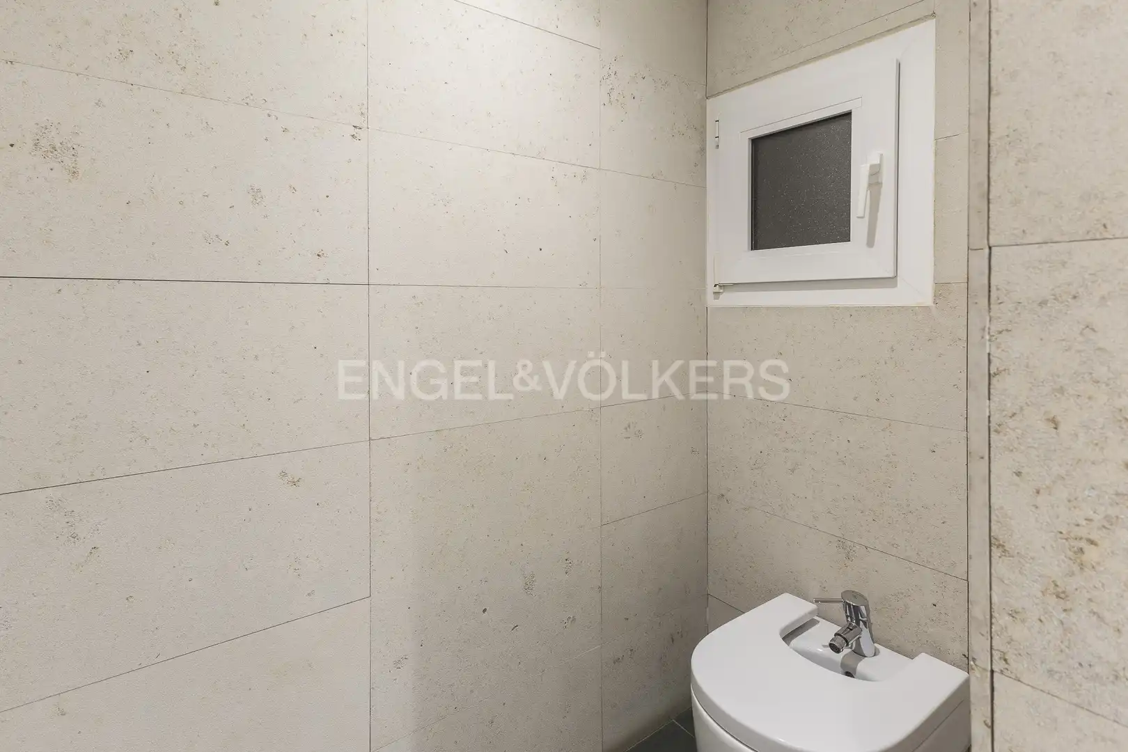 Baño de Piso en venta en Barcelona con Aire acondicionado, Calefacción y Amueblado