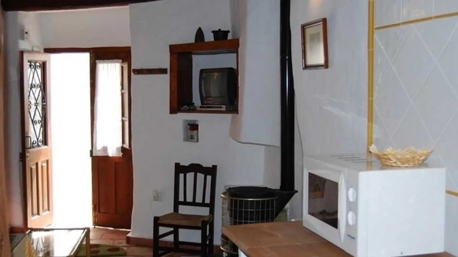 Cuina de Finca rústica en venda en Villaluenga del Rosario amb Calefacció i Moblat