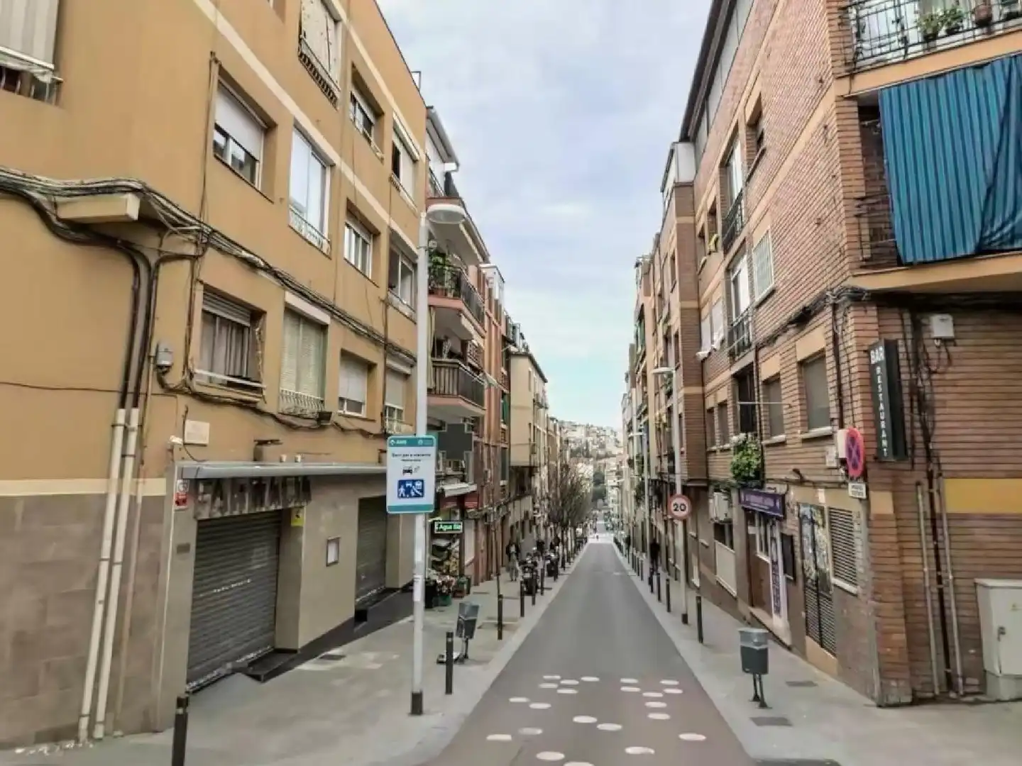 Vista exterior de Piso en venta en Santa Coloma de Gramenet con Terraza