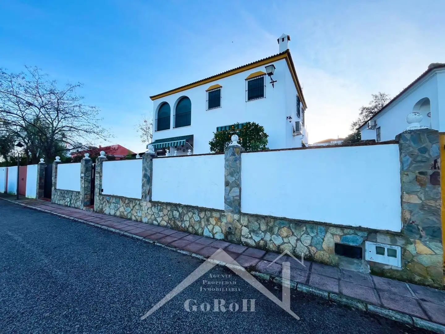 Vista exterior de Casa o xalet en venda en Castilblanco de los Arroyos amb Aire condicionat, Jardí privat i Terrassa
