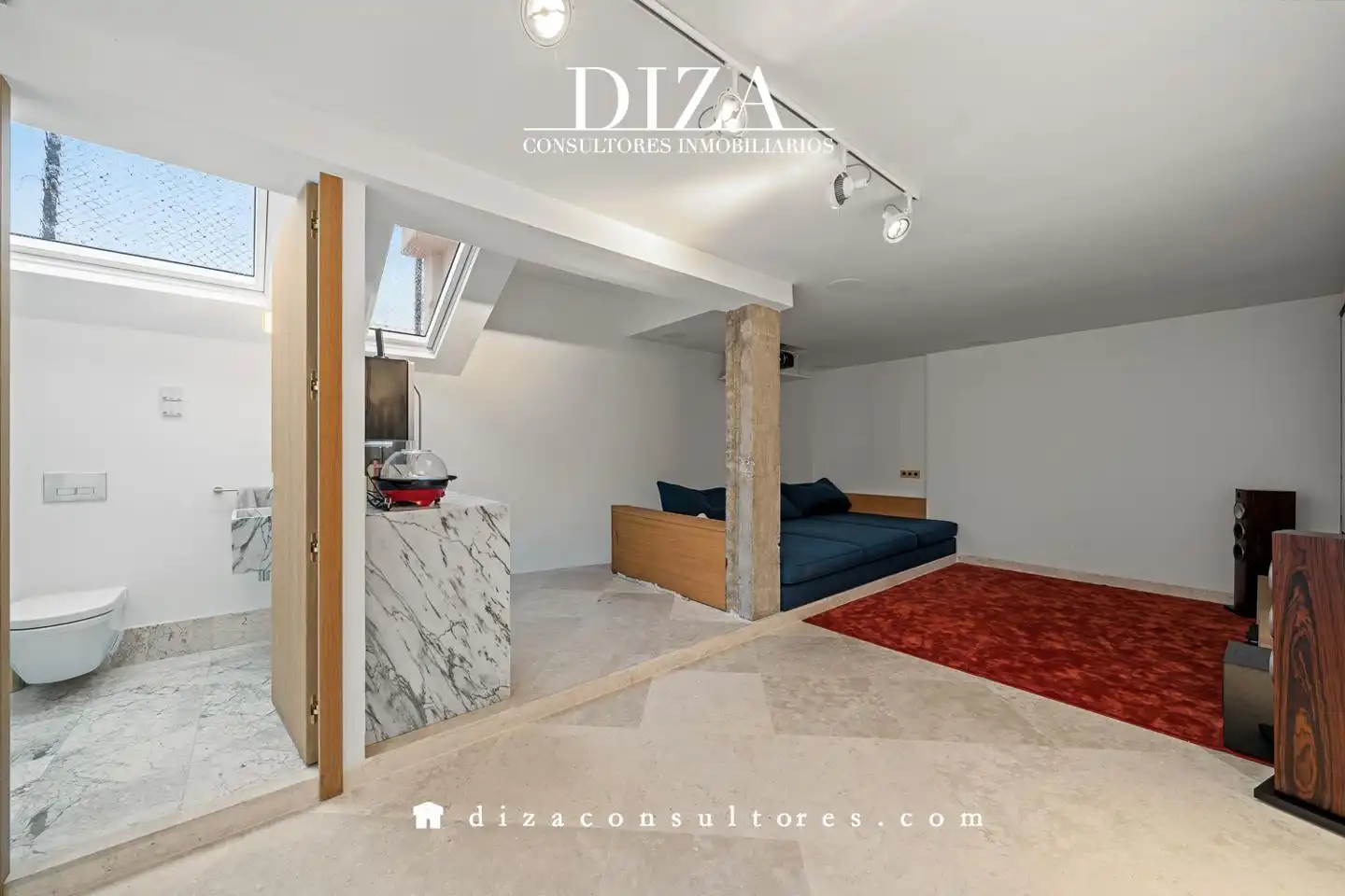 Attic for sale in Madrid  with Air Conditioner, Terrace and Storage room