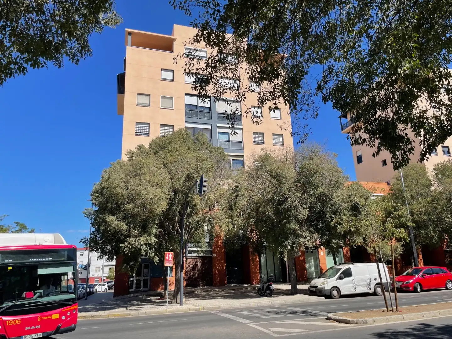 Exterior view of Flat for sale in  Sevilla Capital  with Air Conditioner