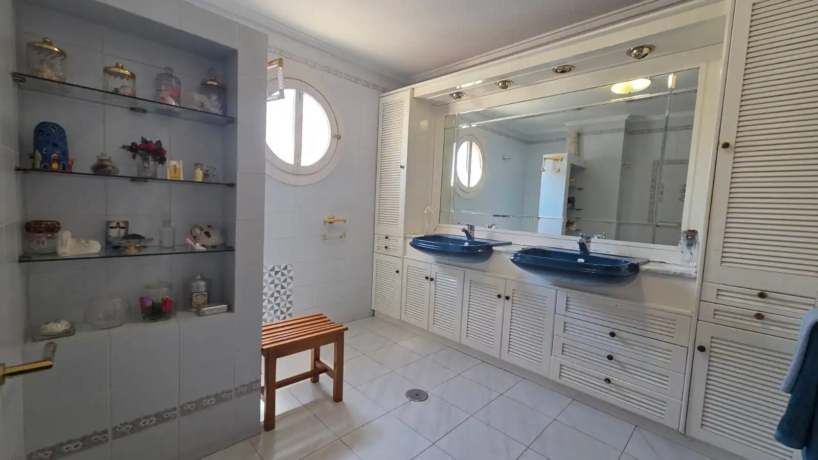 Baño de Ático en venta en Elda con Aire acondicionado, Terraza y Balcón