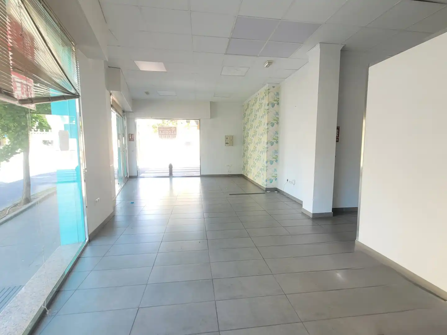 Local comercial de lloguer a Avenida Blas de Otero, imagen 3