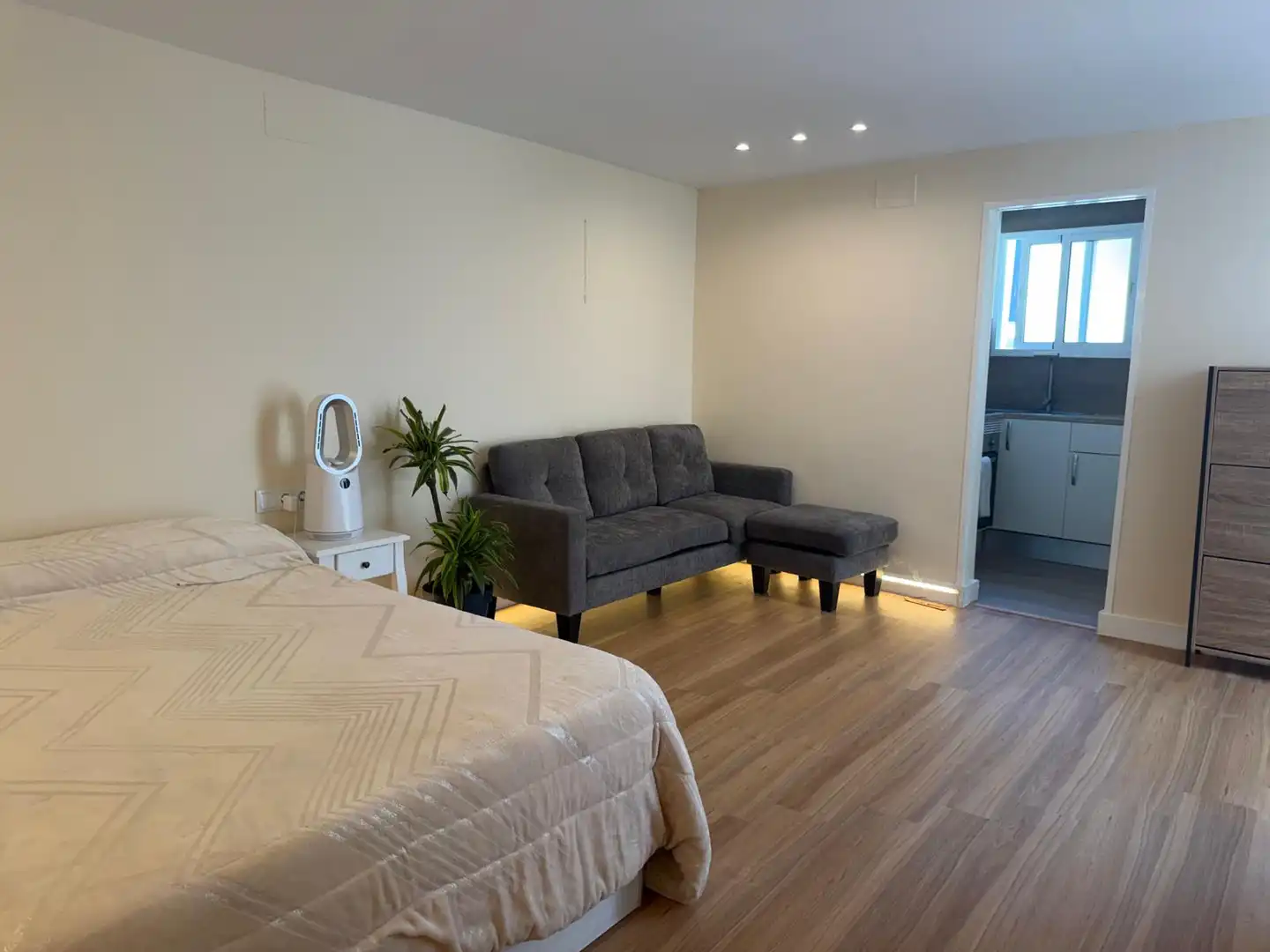 Dormitori de Casa o xalet en venda en Vigo  amb Aire condicionat, Calefacció i Terrassa