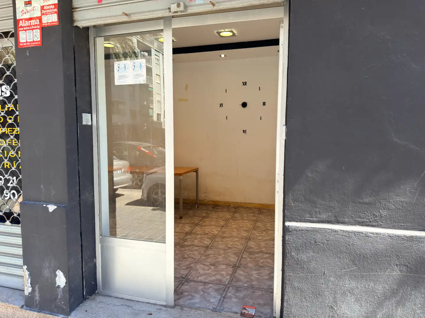 Office for sale in Valencia  with Air Conditioner, Heating and Alarm