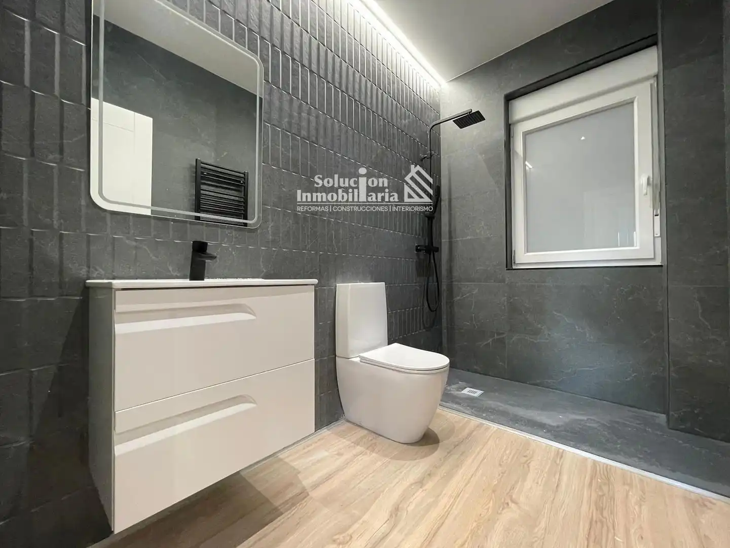 Bathroom of Flat for sale in Salamanca  with Heating and Terrace