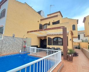 Piscina de Casa o xalet en venda en Torrevieja amb Jardí privat, Terrassa i Piscina