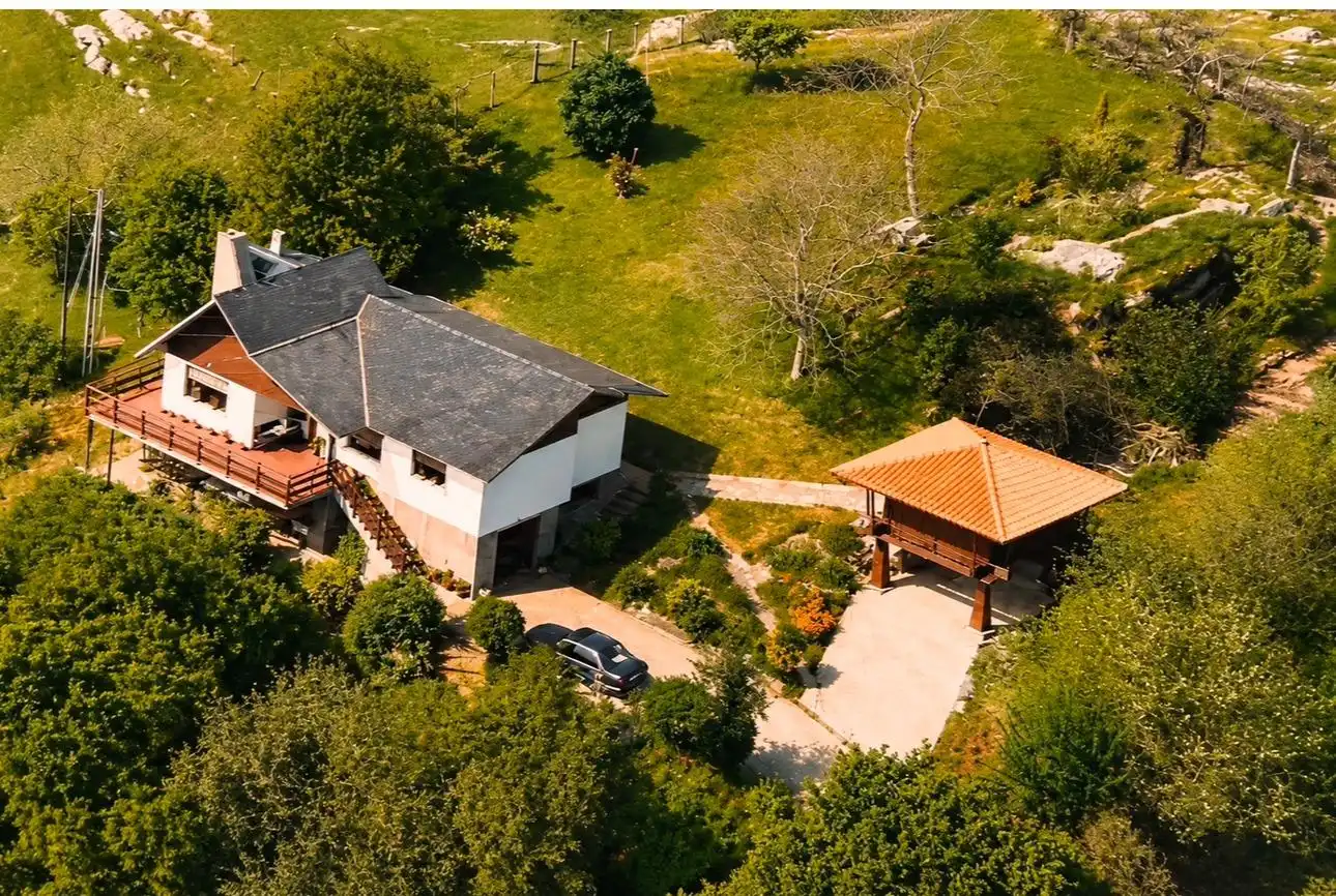 Vista exterior de Casa o chalet en venta en Piloña con Calefacción