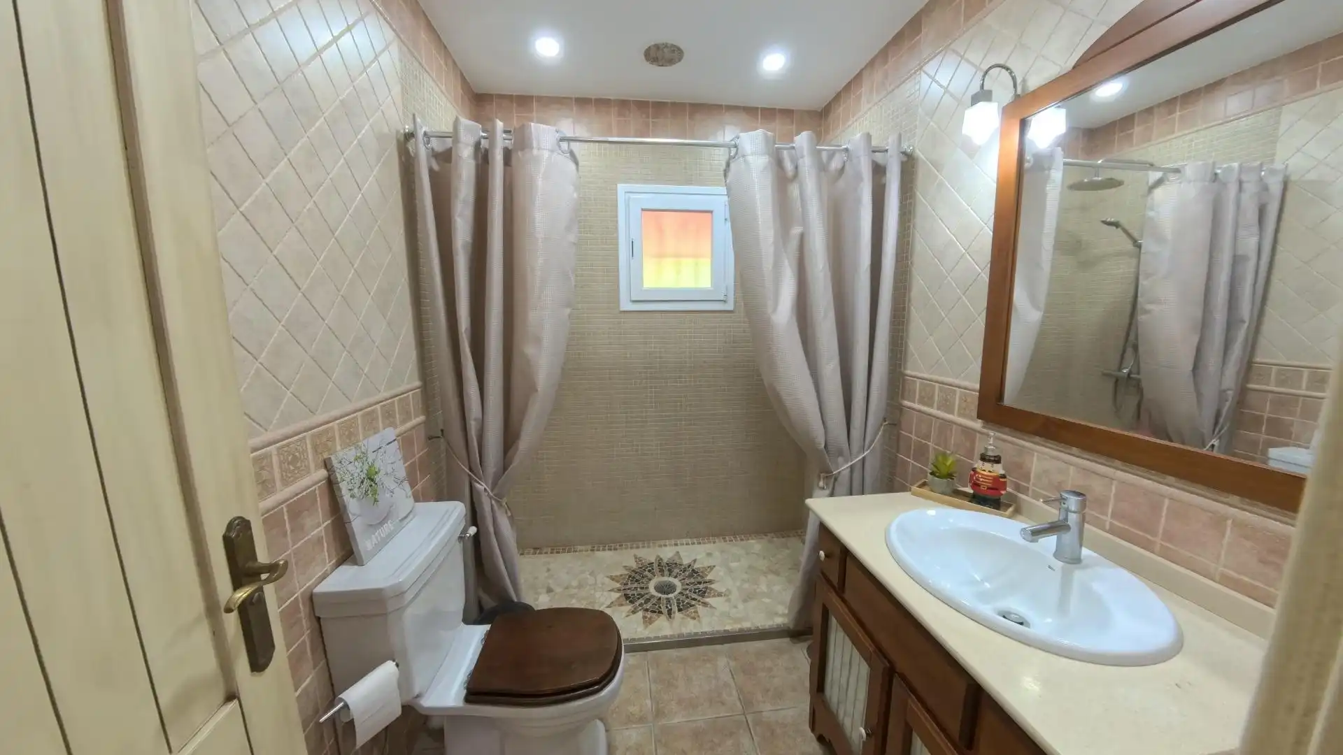 Bathroom of Houses for sale in Chiclana de la Frontera  with Air Conditioner, Private garden and Storage room