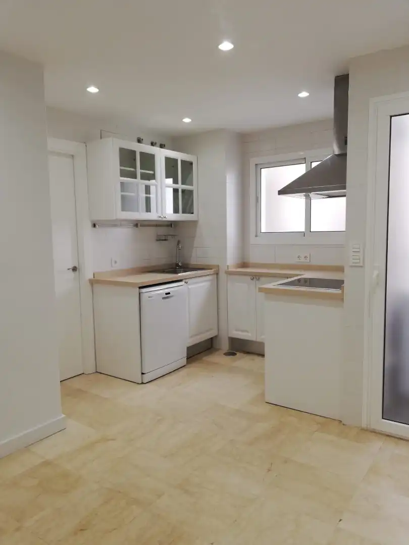 Cocina de Apartamento de alquiler en Málaga con Aire acondicionado, Calefacción y Amueblado