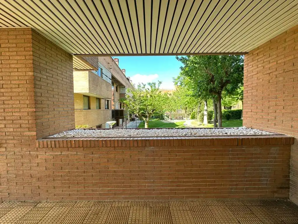 Außenansicht von Wohnung zum Verkauf in Toledo mit Klimaanlage, Heizung und Privatgarten