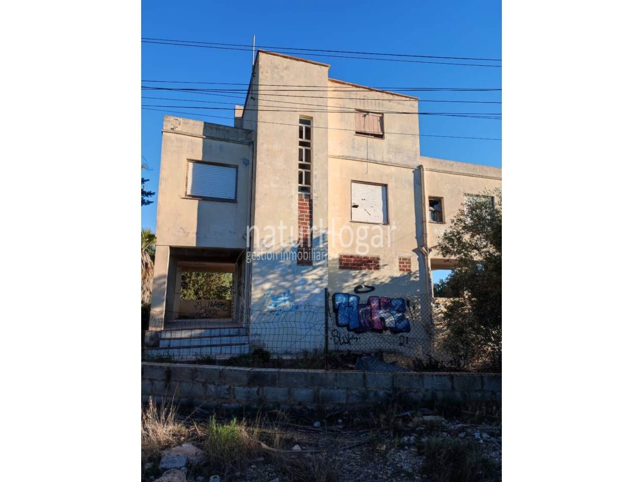 Vista exterior de Casa o xalet en venda en Paterna amb Jardí privat i Terrassa