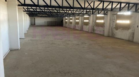 nave industrial muy versátil y muy comercial con gran fachada a la autovía chaflan totalmente exterioroficinas montacargas con luz, imatge 4
