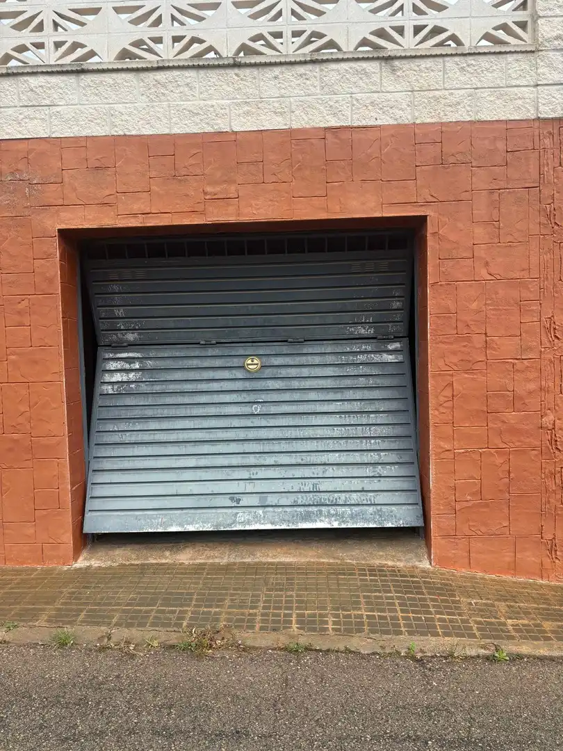 Aparcament de Casa o xalet en venda en Sant Feliu de Codines amb Calefacció, Jardí privat i Terrassa