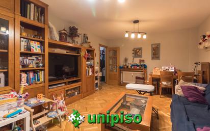 Living room of Flat for sale in Leganés  with Heating, Parquet flooring and Storage room