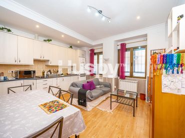 Ground floor with balcony for sale in Calle de Mira el Sol