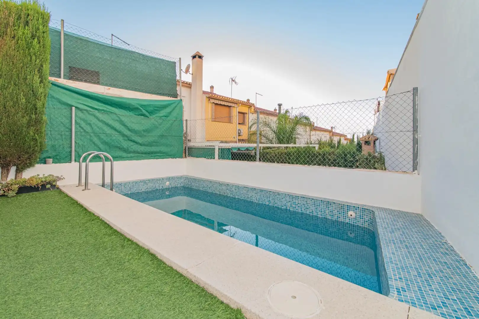 Piscina de Casa adosada en venta en Cájar con Aire acondicionado, Calefacción y Terraza