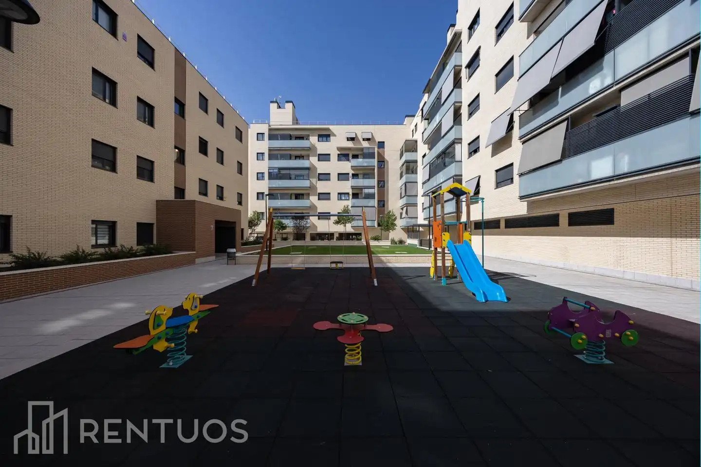 Terrassa de Pis de lloguer en Móstoles amb Aire condicionat, Terrassa i Traster