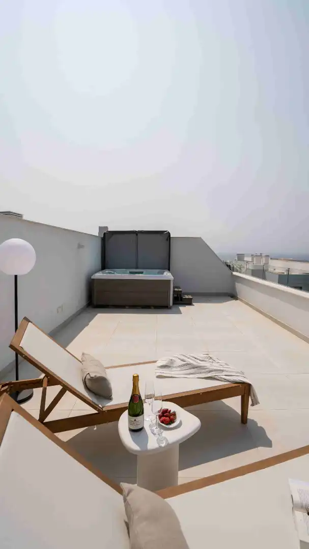 Àtic d'obra nova amb piscina en venda a Avenida 8 de Marzo 32, imagen 11