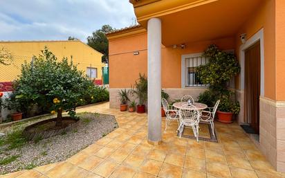 Vista exterior de Casa o xalet en venda en Montroy amb Aire condicionat, Terrassa i Piscina