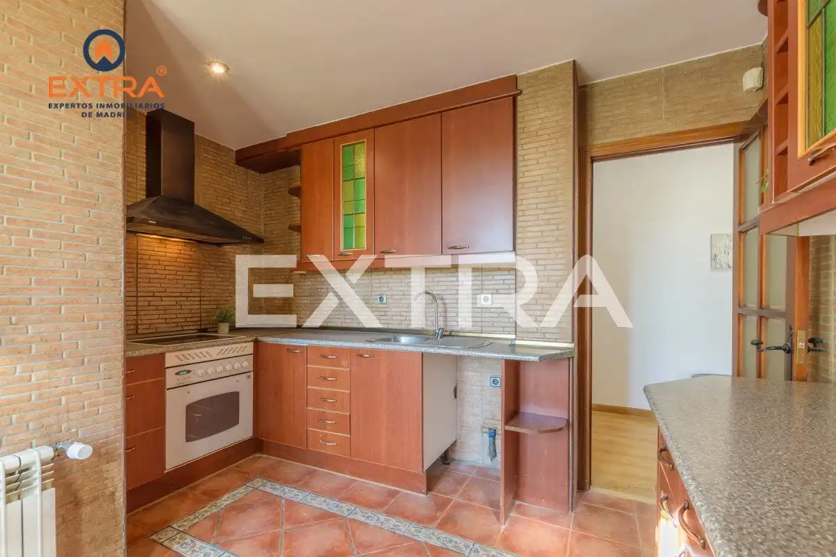 Attic for sale in Avenida Ciudad de Barcelona, Adelfas