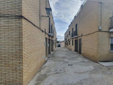 Adossat amb balcó en venda a Calle Variante
