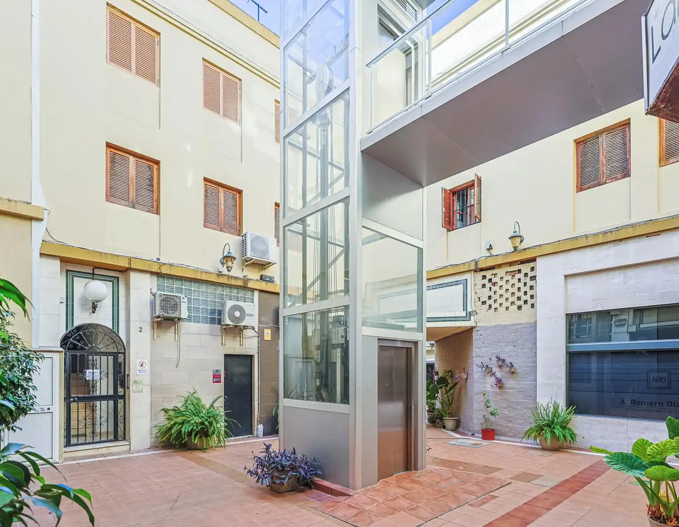 Vista exterior de Piso en venta en Sevilla