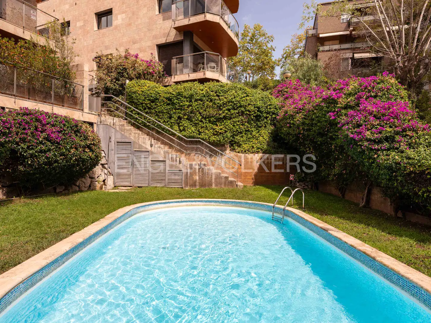 Piscina de Dúplex en venda en Barcelona amb Aire condicionat, Calefacció i Parquet