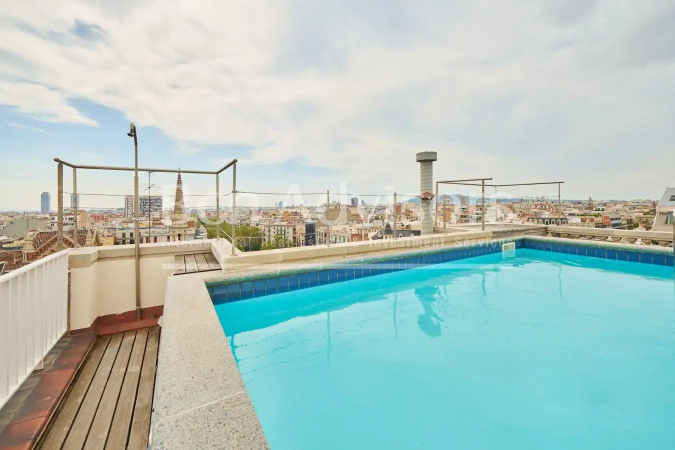Swimming pool of Attic for sale in Barcelona  with Air Conditioner, Heating and Parquet flooring