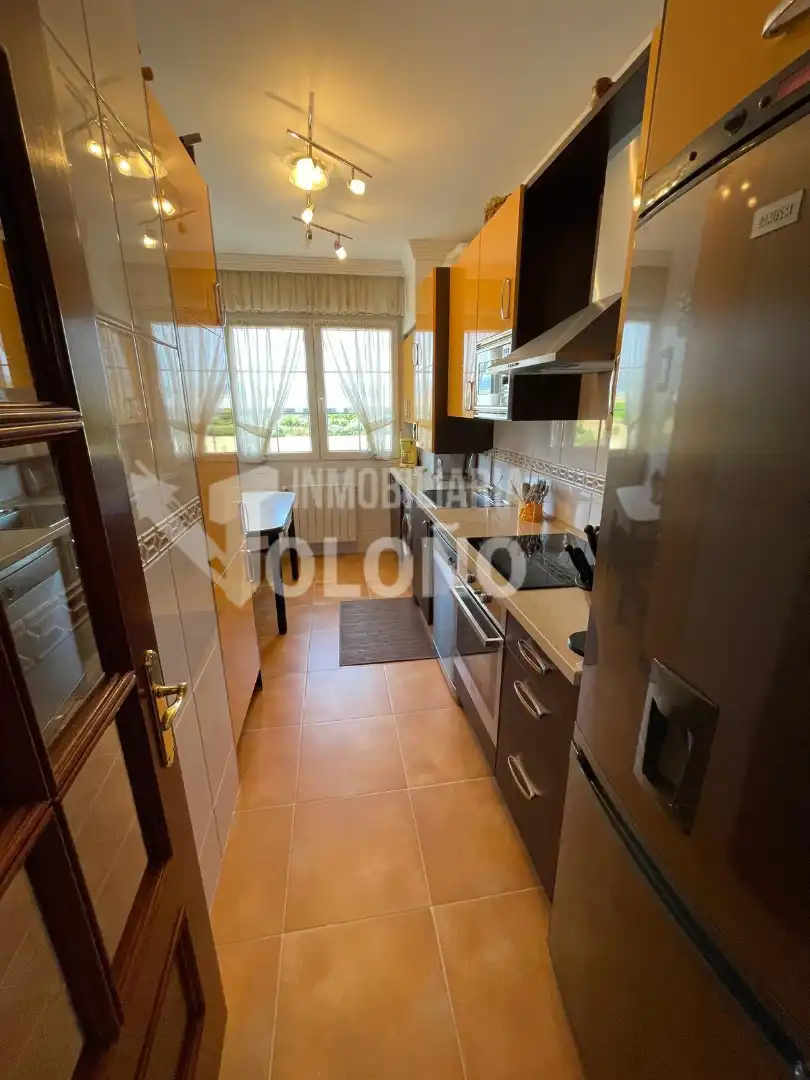 Cocina de Dúplex en venta en Castañares de Rioja con Calefacción, Parquet y Terraza