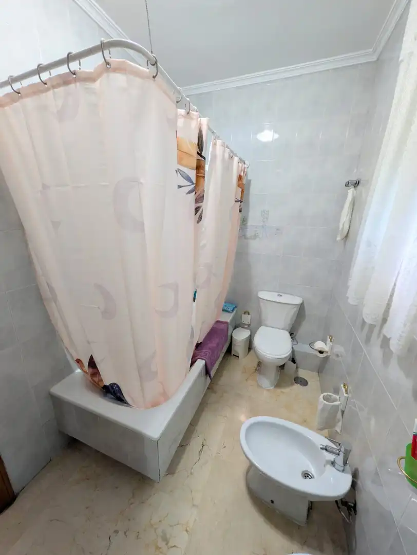 Bany de Casa o xalet en venda en Sevilla amb Terrassa i Traster