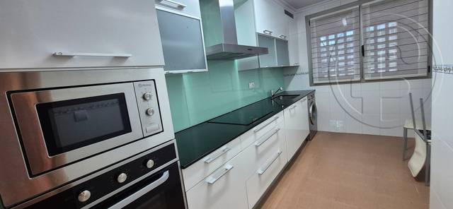 Piso en Alquiler en Calle Francisco Tomás y Valiente en Peñacastillo - Nueva Montaña