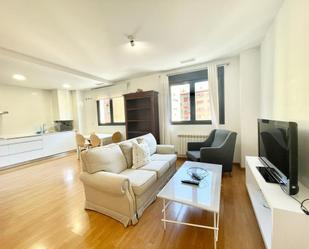 Living room of Flat to rent in  Granada Capital  with Air Conditioner, Heating and Community pool