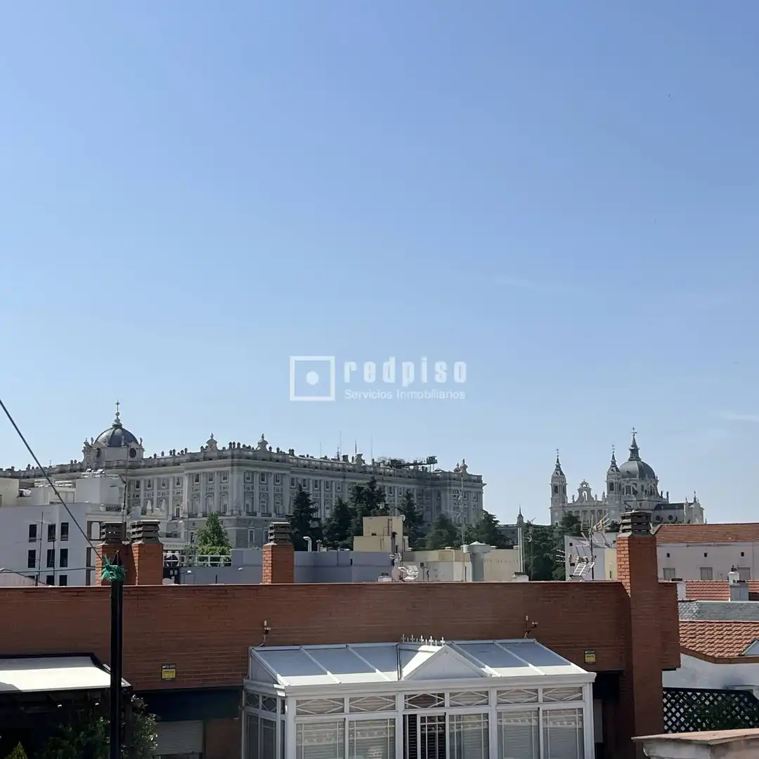 Exterior view of Flat for sale in Madrid  with Heating, Terrace and Furnished
