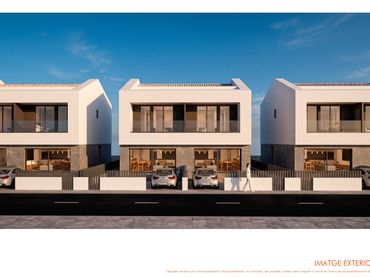 Casa pareada de obra nueva con balcón en venta en Carrer de les Cases Noves 3