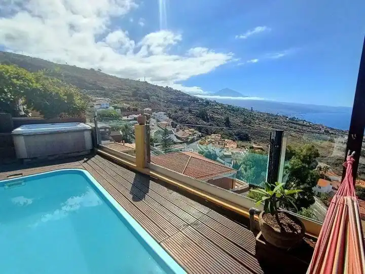 Vista exterior de Casa o chalet en venta en El Sauzal con Jardín privado, Terraza y Piscina