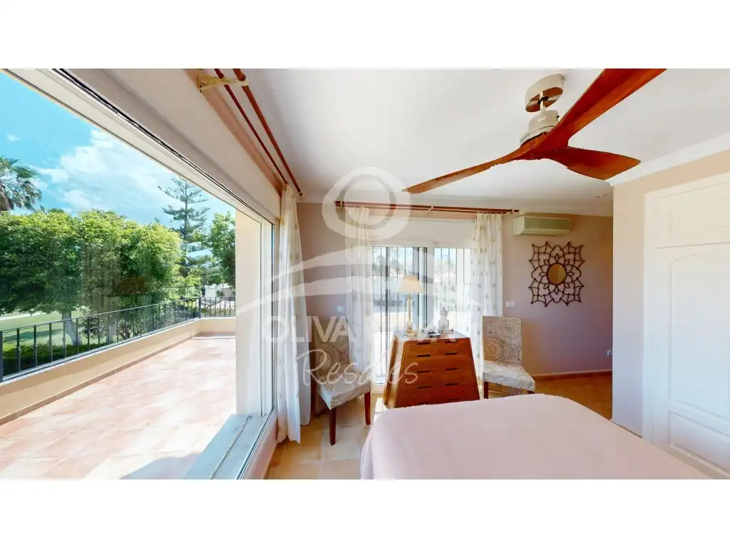 Habitación de Casa o chalet en venta en Oliva con Terraza y Piscina
