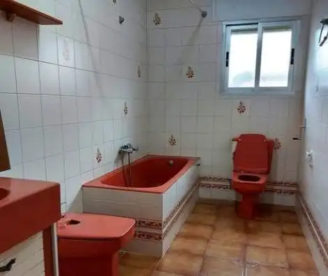 Bany de Edifici en venda en Domeño