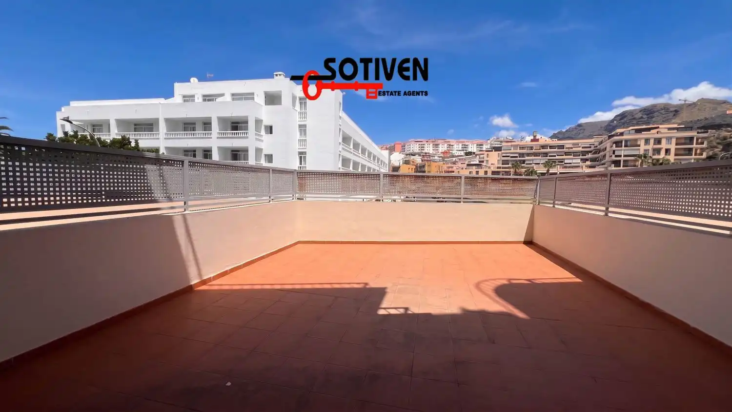 Terraza de Apartamento en venta en Santiago del Teide con Terraza y Piscina comunitaria