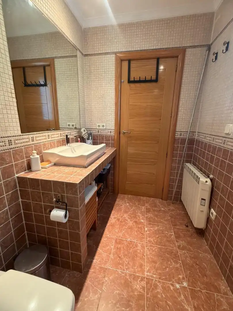 Bany de Casa o xalet en venda en Madrid amb Aire condicionat, Calefacció i Jardí privat
