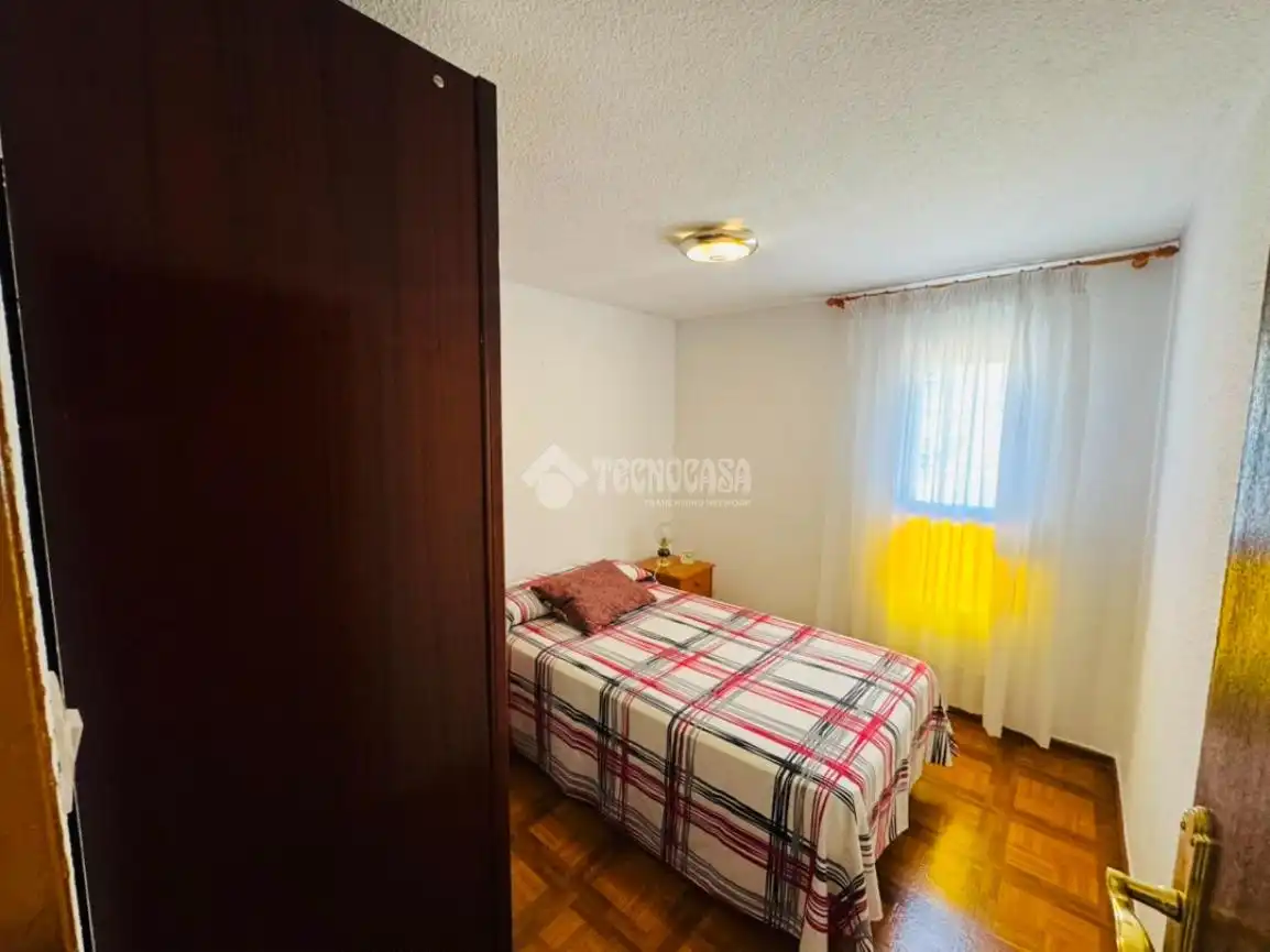 Bedroom of Flat for sale in Madrid
