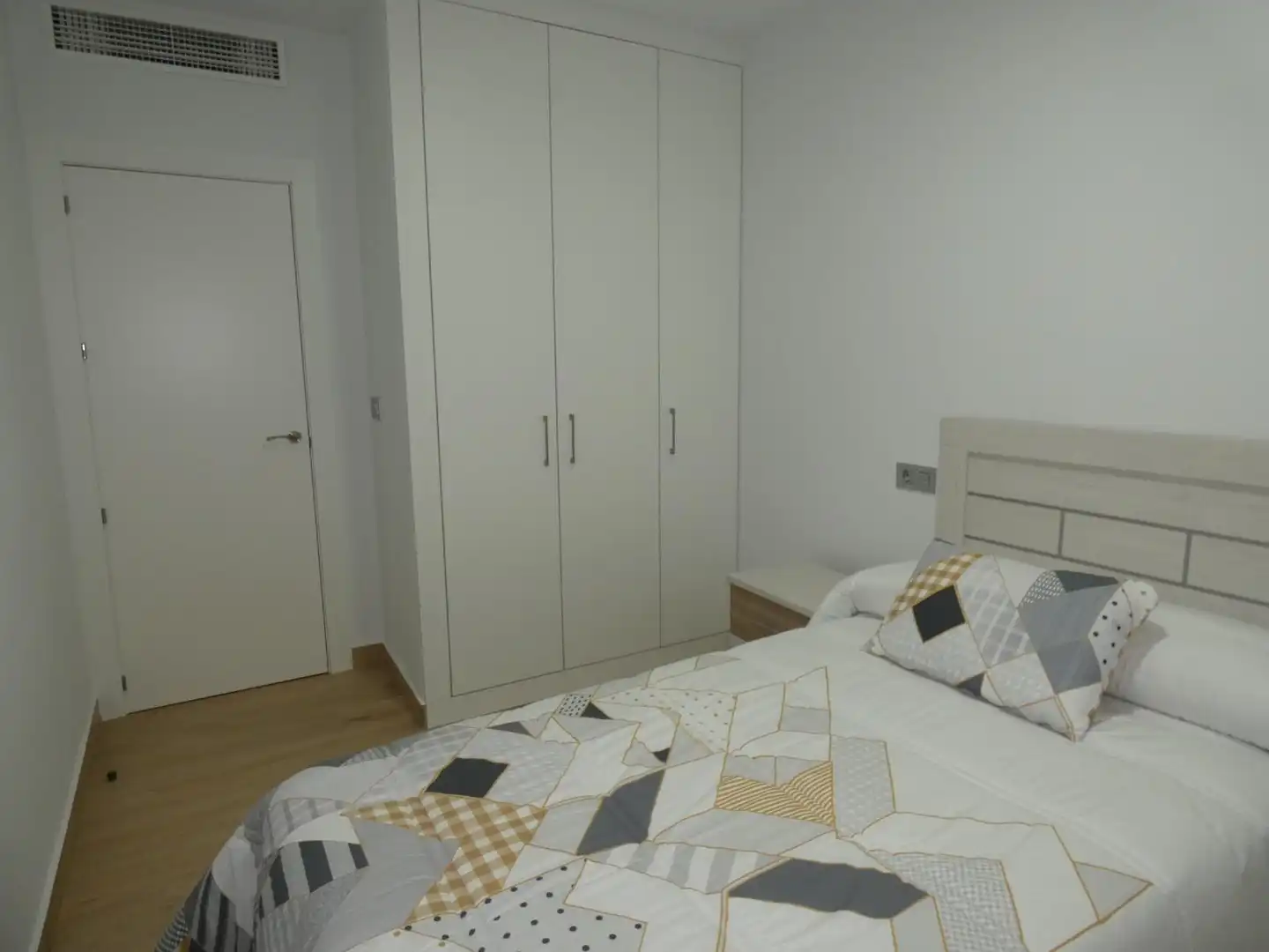 Dormitori de Pis en venda en Murcia amb Aire condicionat i Balcó