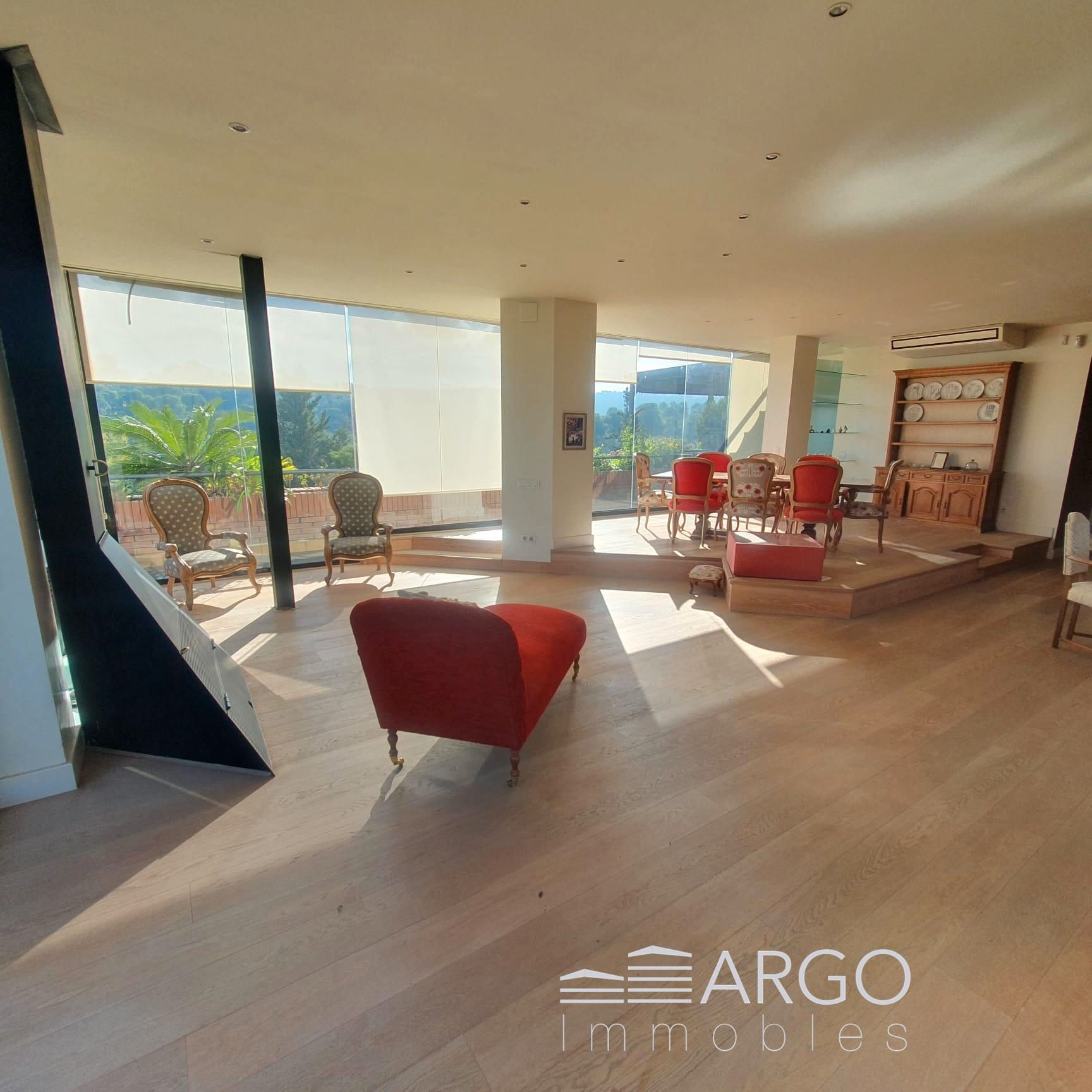 Living room of Attic for sale in Sant Cugat del Vallès  with Air Conditioner, Terrace and Furnished