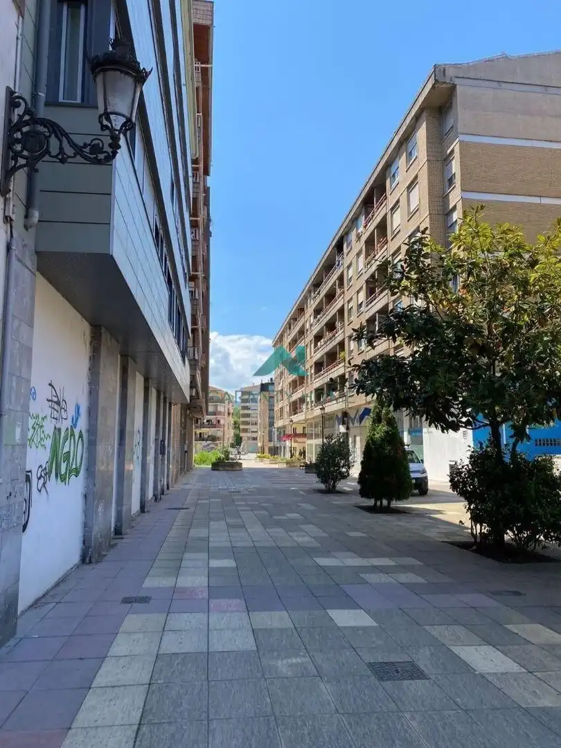 Außenansicht von Geschaftsraum zur Miete in Torrelavega 