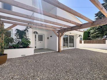 House with garden for sale in peni 167